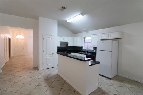 6100 Harwood Crossing Drive, Arlington, TX 76018 — photo 2