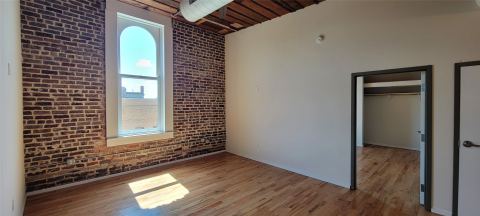 201 Chambers Street 303, Cleburne, TX 76031 — photo 2