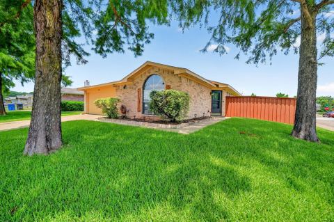 9339 CRIMNSON Court, Dallas, TX 75217 — photo 3