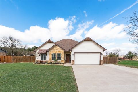 120 Horseshoe Lake Drive, Edgewood