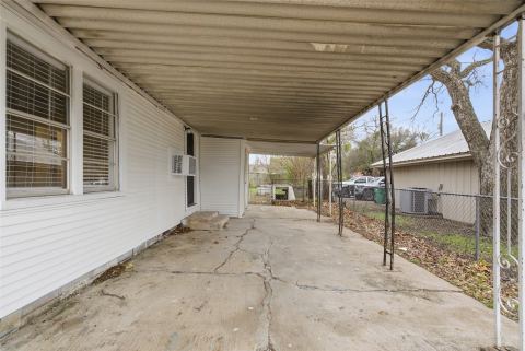 1102 E Washington Street, Stephenville, TX 76401 — photo 3