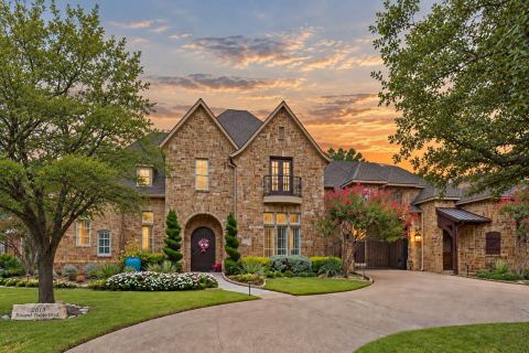 2613 Round Table Boulevard, Lewisville