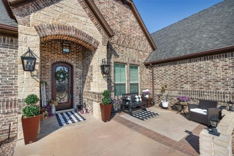 329 Kenyon Court, Granbury