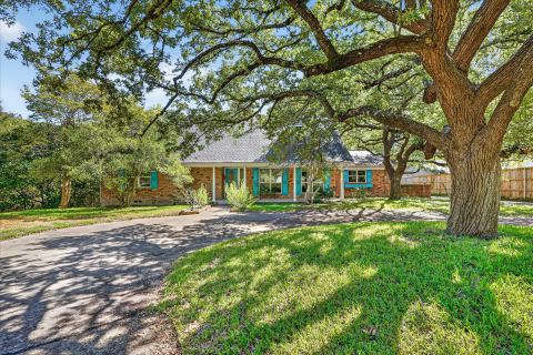9584 Ash Creek Drive, Dallas