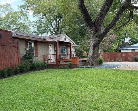 1218 N Center Street, Arlington, TX 76011 — photo 2