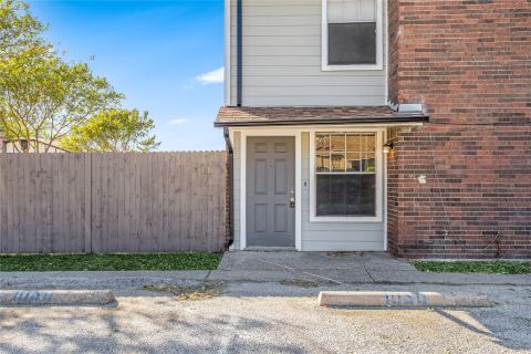 1044 Southmoor Drive 1050, Arlington