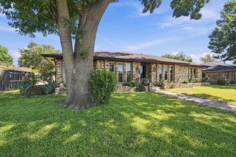 1030 Shadywood Lane, DeSoto, TX 75115 — photo 3