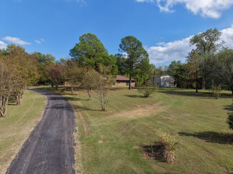 82 Shawnee Circle, Denison