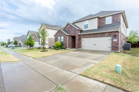 3235 Hunters Glen Drive, Aubrey, TX 76227 — photo 2
