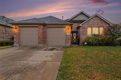 2707 Meadow Lake Drive, Grand Prairie