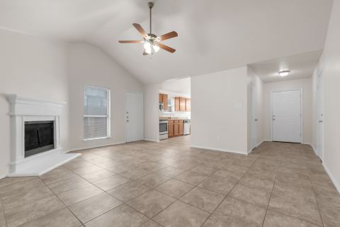 1039 Caliente Drive, Grand Prairie, TX 75051 — photo 3