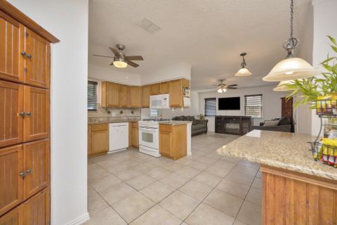 512 E Mission Street, Crowley, TX 76036 — photo 3