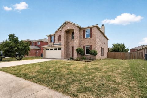 2427 Arroyo Springs Drive, Grand Prairie, TX 75052 — photo 2