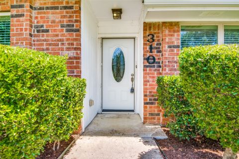 310 Barclay Avenue, Coppell, TX 75019 — photo 3