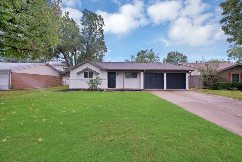 3206 Griffiths Drive, Irving