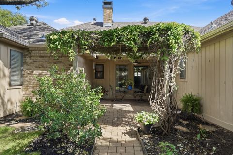2247 Valley Mill, Carrollton, TX 75006 — photo 3