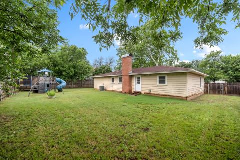 421 S 1st Street, Krum, TX 76249 — photo 3