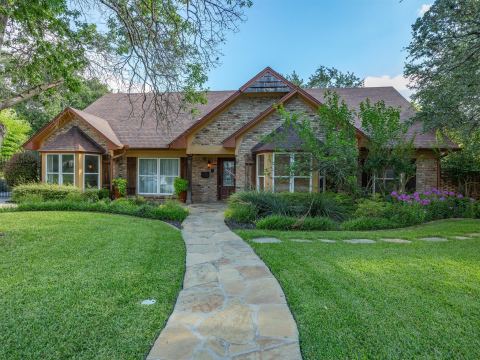 4400 Summercrest Court, Fort Worth, TX 76109 — photo 2
