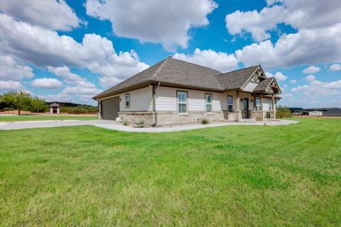335 Remuda Trail, Stephenville, TX 76401 — photo 2