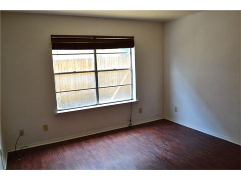 1107 N Locust Street 2, Denton, TX 76201 — photo 3