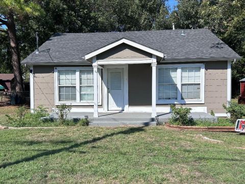 2819 W Elm Street, Denison