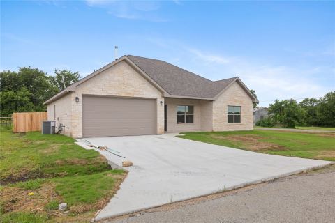 209 W Bonham Street, Tom Bean, TX 75489 — photo 2