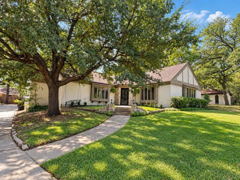 240 Timberlake Drive, Azle
