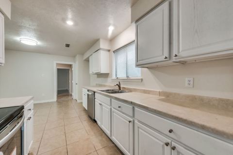 3006 Seaboard Drive, Arlington, TX 76014 — photo 3