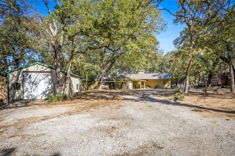 916 Kimbrough Road, Azle, TX 76020 — photo 3