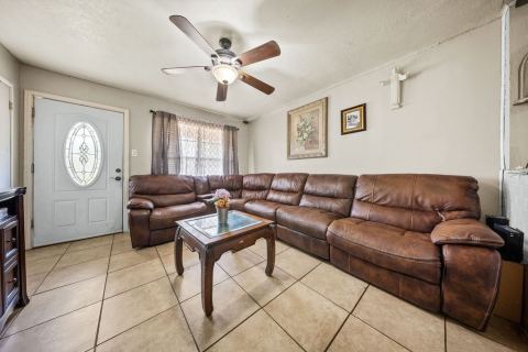 2519 Plaza Street, Arlington, TX 76010 — photo 3