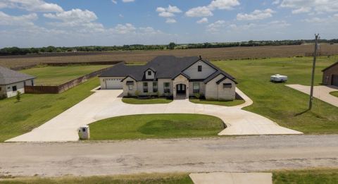 8224 Harvest Drive, Grandview, TX 76050 — photo 2
