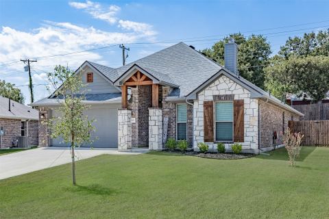 3919 Rose Hill Court, Denison