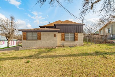 582 W College Street, Stephenville, TX 76401 — photo 2