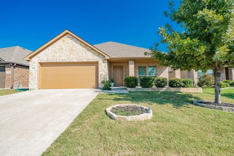 3116 Crystal Way, Royse City