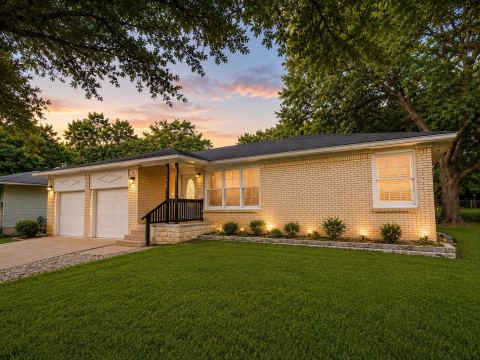 425 AUSTIN Street, Sherman