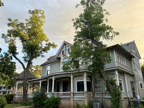 221 E Bridge Street, Granbury, TX 76048 — photo 3
