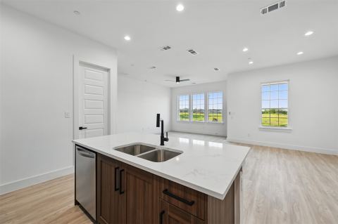 3445 Sanjeev Drive, Irving, TX 75060 — photo 3