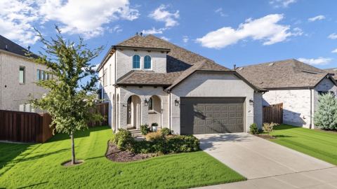 1825 Pelham Drive, Aubrey, TX 76227 — photo 2