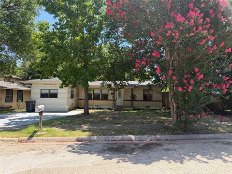 2005 Huntington Drive, Arlington