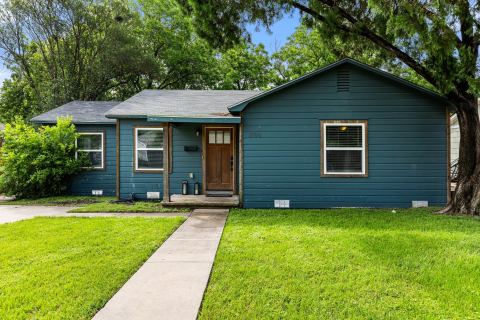 3700 Charlton Avenue, Waco
