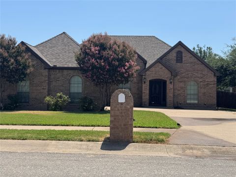 1403 Hickory Drive, Pilot Point