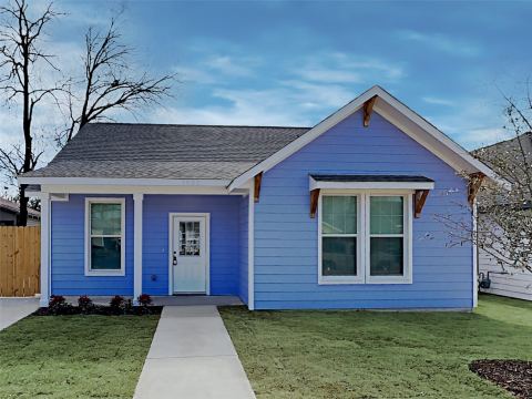 1032 E Leuda Street, Fort Worth