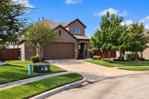 1004 Friesian Lane, Aubrey