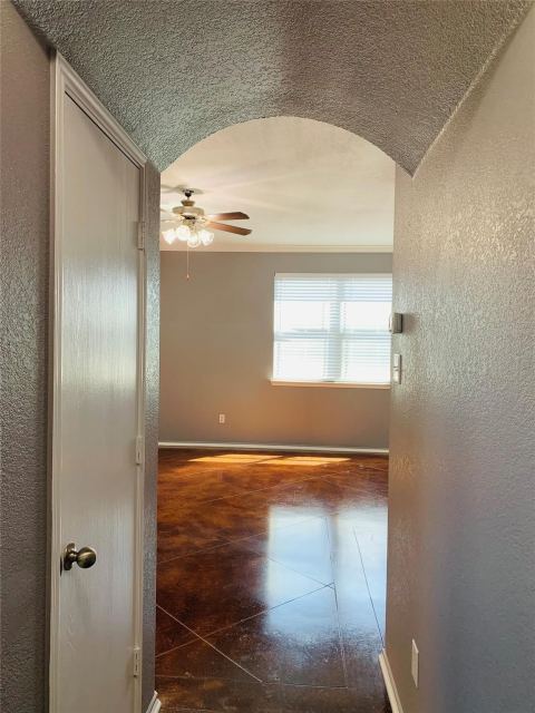 2304 Aldergate Drive, Arlington, TX 76012 — photo 2