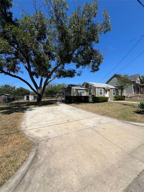 506 W Ball Street, Weatherford, TX 76086 — photo 2