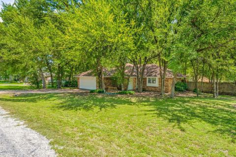 1303 Spanish Flower Drive, Granbury, TX 76048 — photo 3
