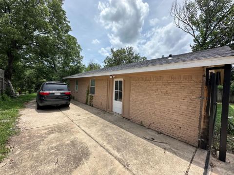 400 E Shady Grove Road, Irving, TX 75060 — photo 3