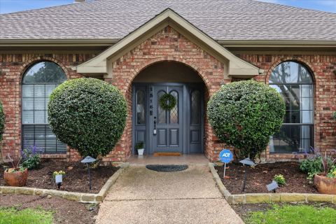 1516 Glastonbury Drive, Plano, TX 75075 — photo 2