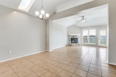 800 Ponselle Drive, Arlington, TX 76001 — photo 3