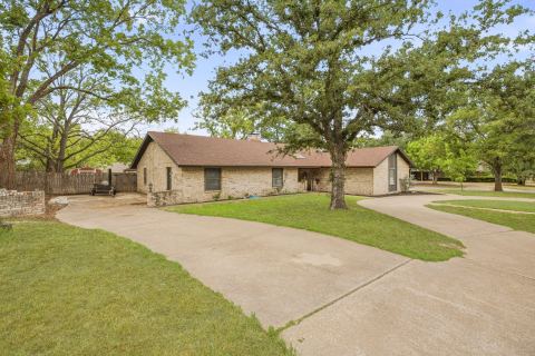 1190 N Charlotte Avenue, Stephenville, TX 76401 — photo 3